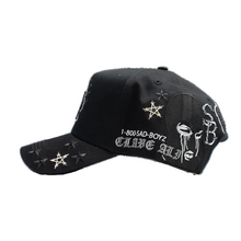 Dandy Hats x Junior H “Clave Ali II” vista 2